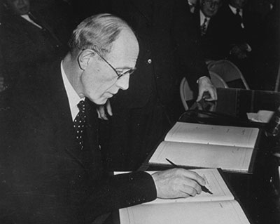 What’s the “Bretton Woods” System? What’s the “Bretton Woods” System?